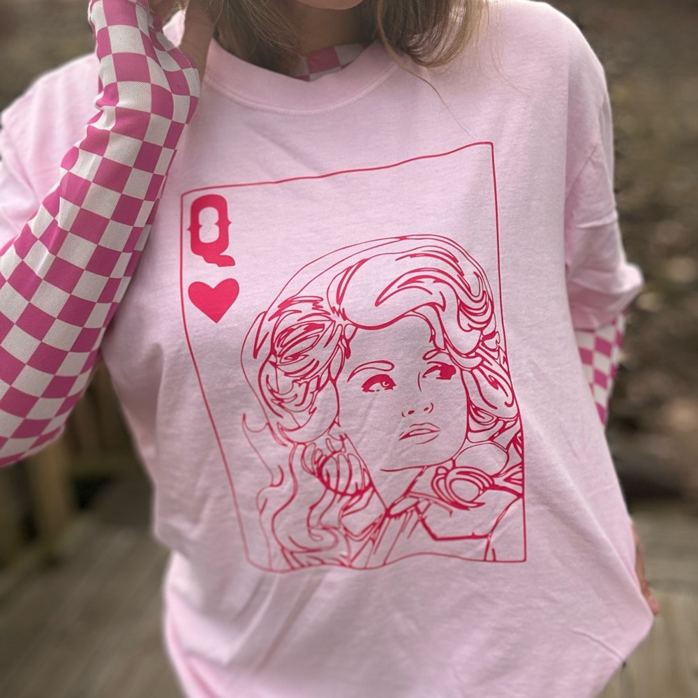 Pink Graphic Women's Top Queen of hearts